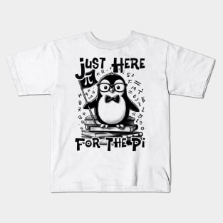 Just Here For The Pi Happy pingouin Math Teacher boys girls Kids T-Shirt